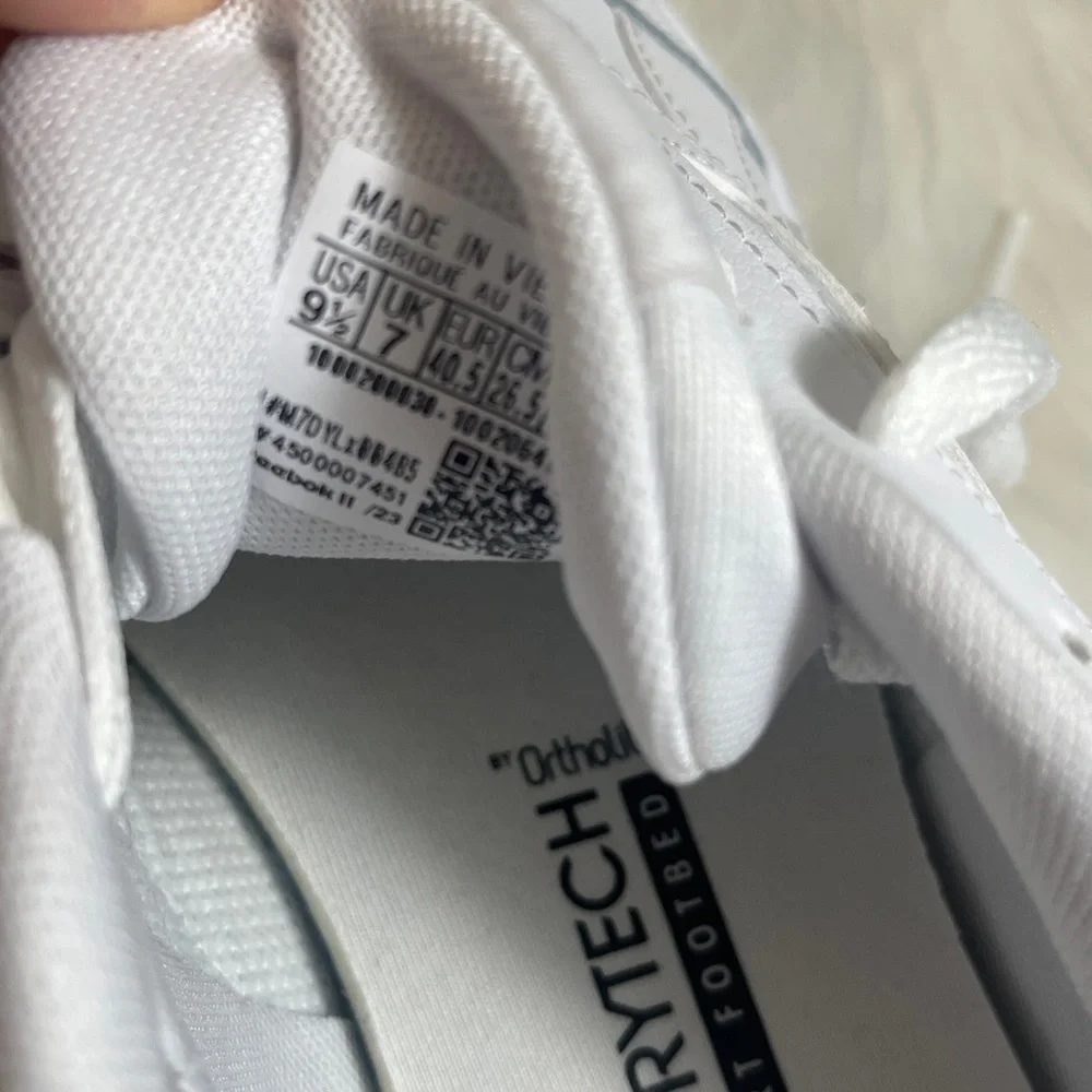 NWT Reebok Classic White Athletic Leather Sneakers